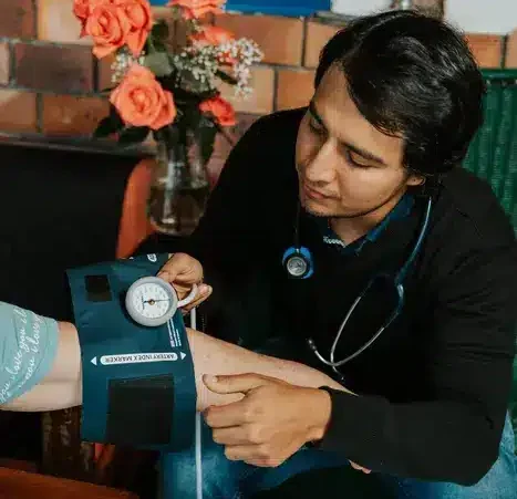 medical supervision of Kevin Zapata MD with a patient at Harmonica Retreat