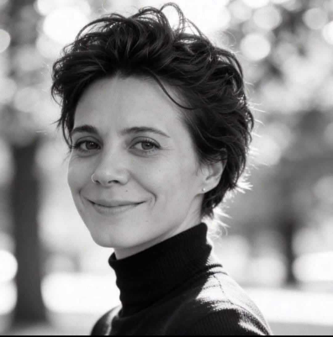 Black and white image of Carolina Forero smiling